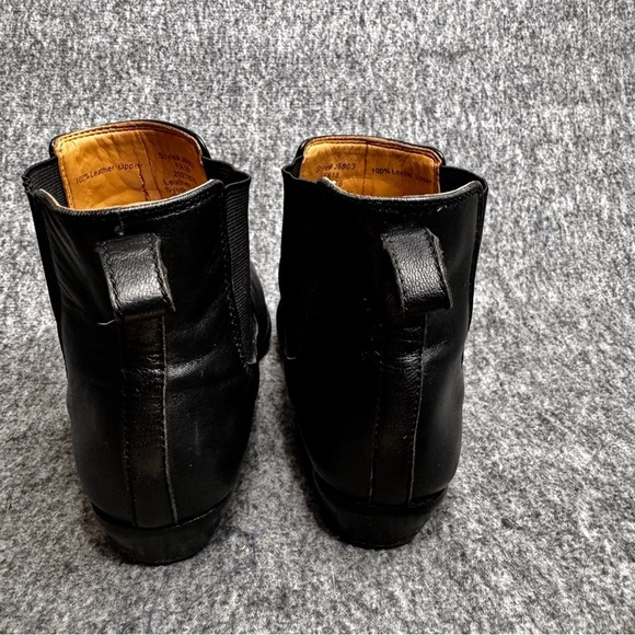 J. CREW Factory Classic Black Chelsea boot. Vegan Leather Sz 6 - Picture 3 of 8